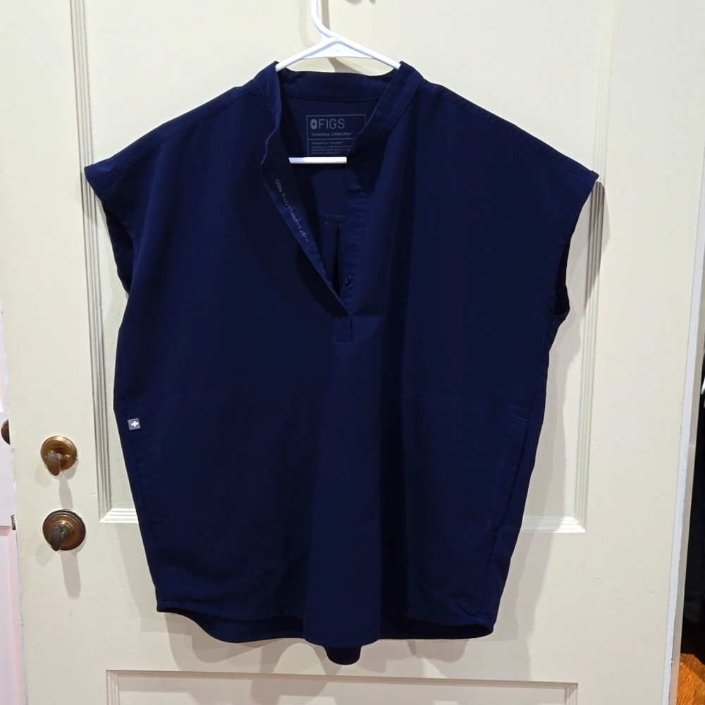 Like New! Figs Rafela Navy Scrub Top